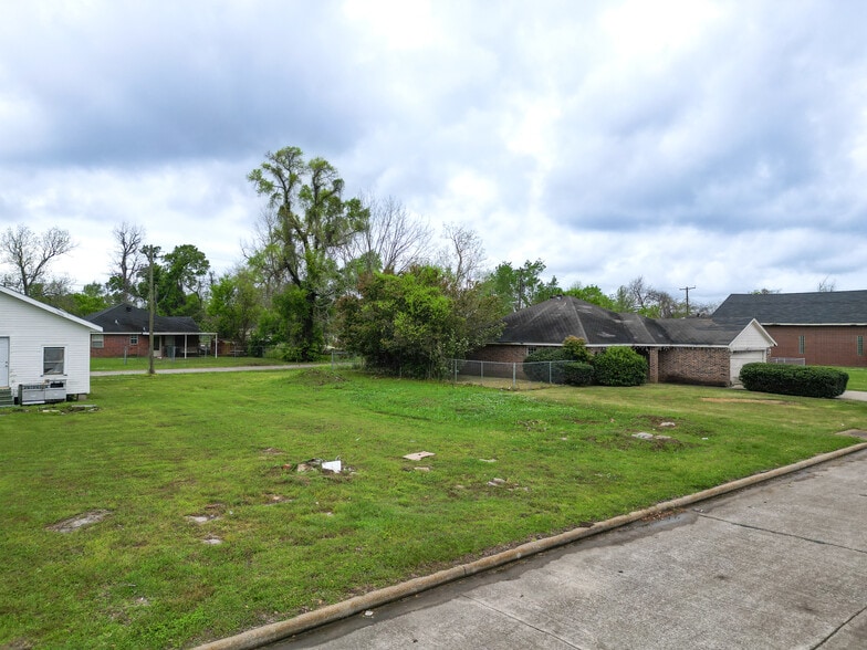870 Jackson St, Beaumont, TX à vendre - Photo du bâtiment - Image 2 de 14