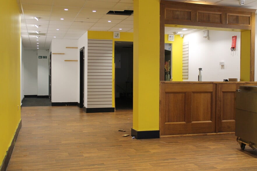 160-170 Queen Margaret Dr, Glasgow for lease - Interior Photo - Image 3 of 3
