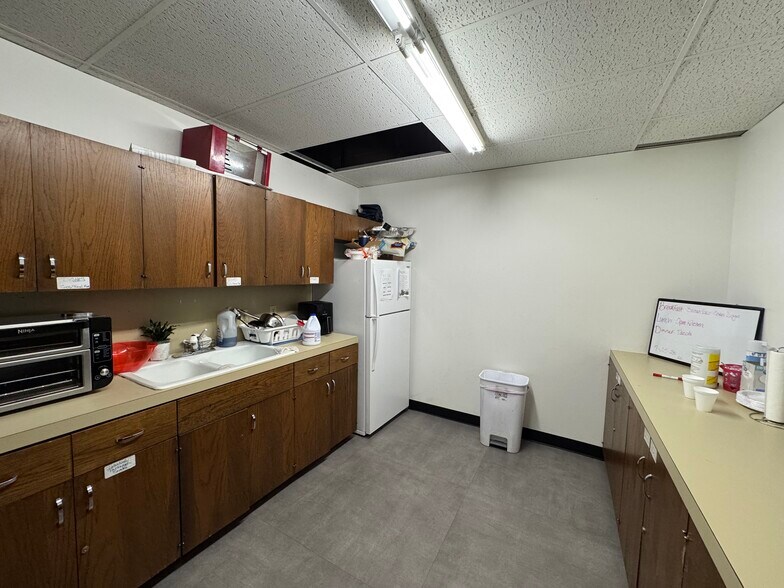 530 E Harry St, Wichita, KS à vendre - Photo du bâtiment - Image 2 de 6