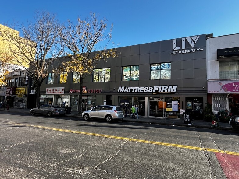 3641 Main St, Flushing, NY à louer - Photo du bâtiment - Image 1 de 3