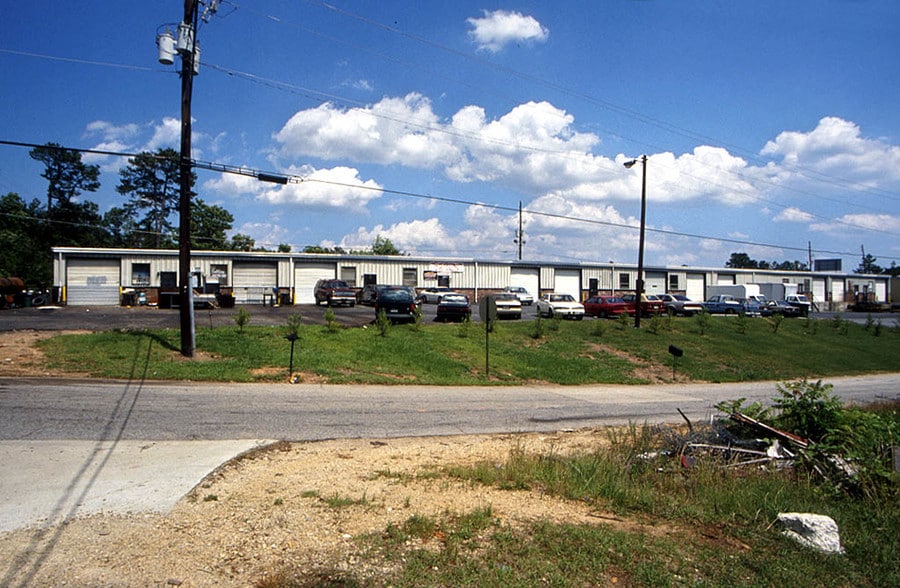 2190 Coffee Rd, Lithonia, GA for sale - Building Photo - Image 2 of 4