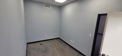 5818 S 107th East Ave, Tulsa, OK à louer Photo intérieure- Image 2 de 5