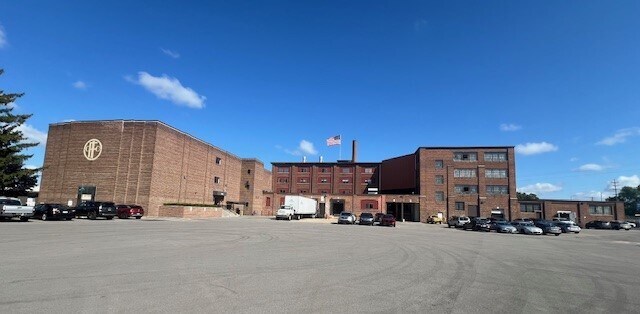 1642 Broadway Ave NW, Grand Rapids, MI à louer - Photo du bâtiment - Image 3 de 5