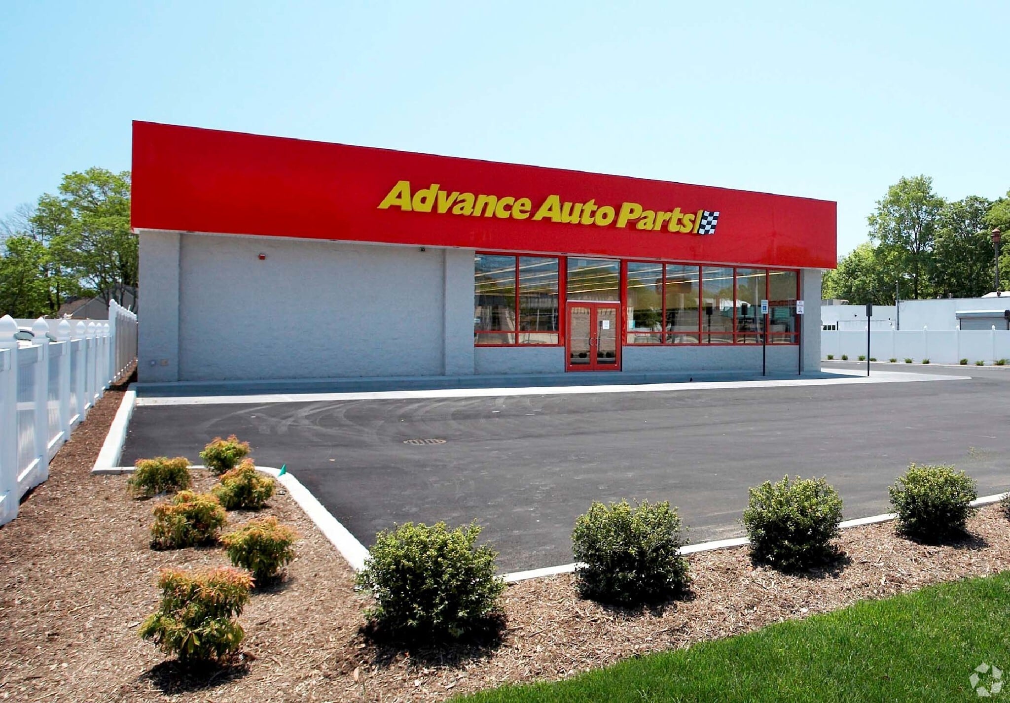 9 W Montauk Hwy, Lindenhurst, NY for sale Primary Photo- Image 1 of 6