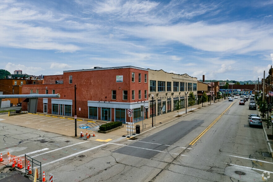2301-2317 E Carson St, Pittsburgh, PA à louer - Photo du bâtiment - Image 2 de 4