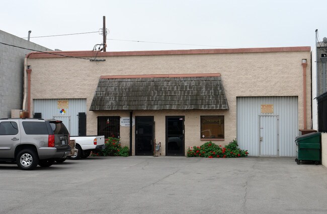 More details for 16148-16150 Wyandotte St, Van Nuys, CA - Industrial for Lease