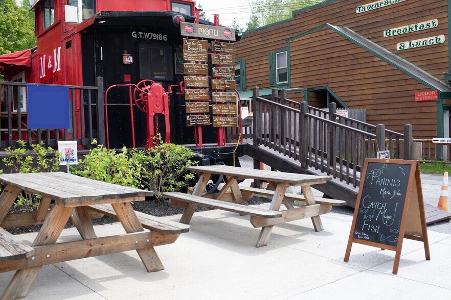 151 Route 28, Inlet, NY à vendre - Photo du bâtiment - Image 2 de 35