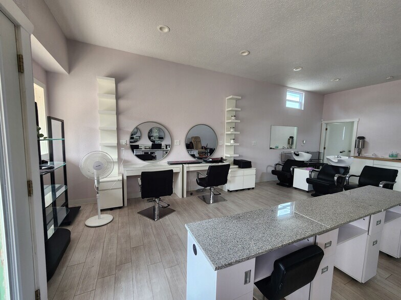 15 E 7th St, La Junta, CO à vendre - Photo du bâtiment - Image 2 de 17