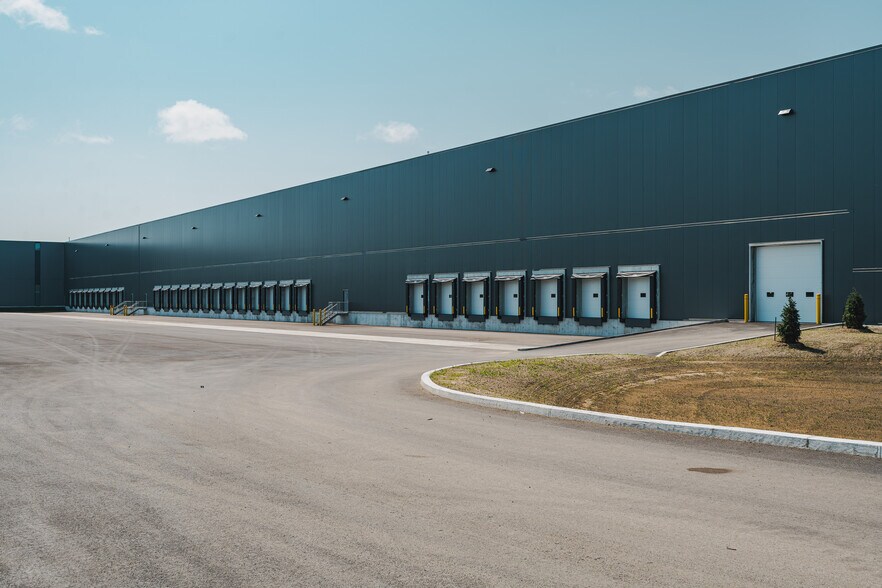 25 Rue Léon-Malouin, Coteau-du-lac, QC à louer - Photo du bâtiment - Image 3 de 9