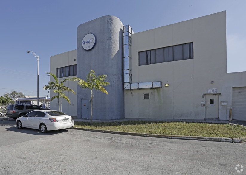 2700 NW 36th St, Miami, FL à vendre - Photo du bâtiment - Image 2 de 27