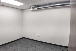 5025 S Bahnson Ave, Sioux Falls, SD for lease Interior Photo- Image 2 of 6