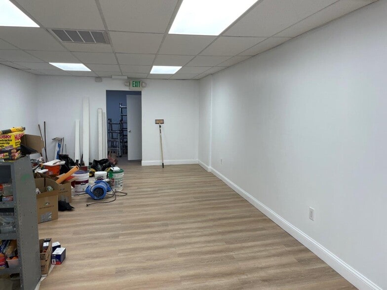 48 Kent Rd, New Milford, CT for lease - Interior Photo - Image 3 of 10