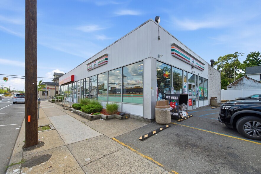58-60 E Merrick Rd, Valley Stream, NY à vendre - Photo du bâtiment - Image 3 de 6