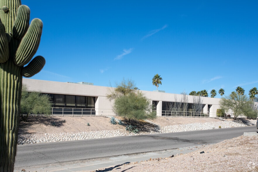 1921 W Hospital Dr, Tucson, AZ for lease - Building Photo - Image 2 of 5
