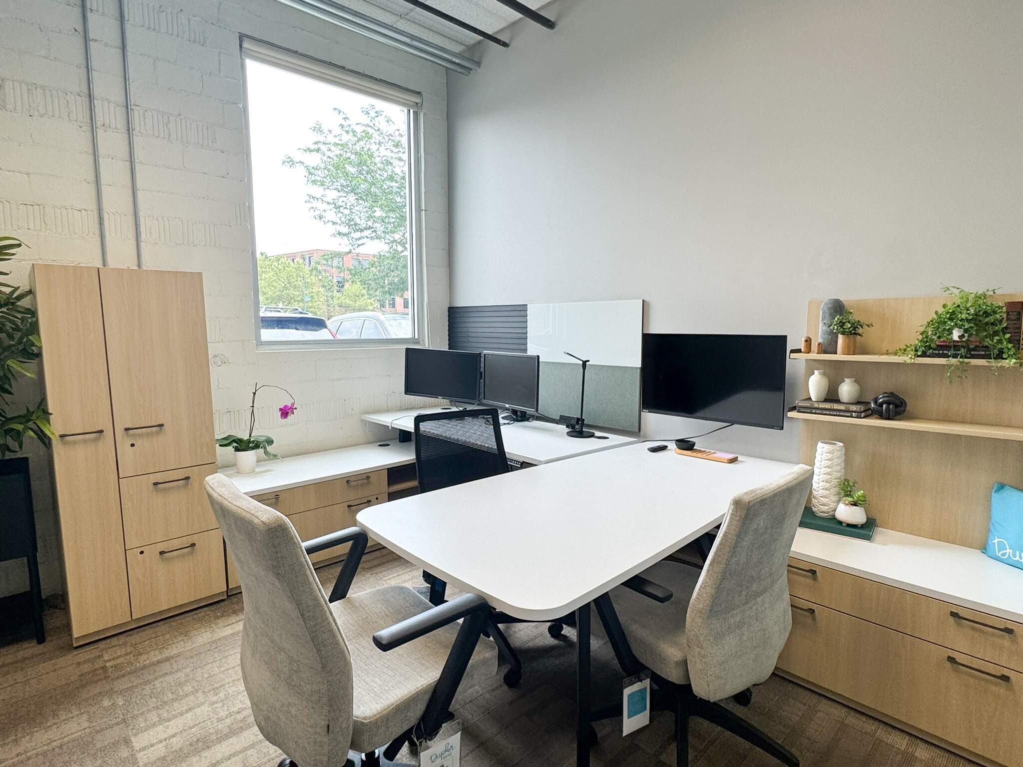 349-363 W Nationwide Blvd, Columbus, OH for lease Interior Photo- Image 1 of 8