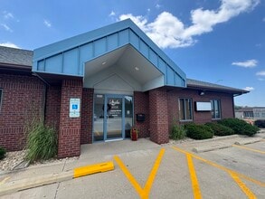 2309 E Empire St, Bloomington, IL for lease Interior Photo- Image 1 of 10