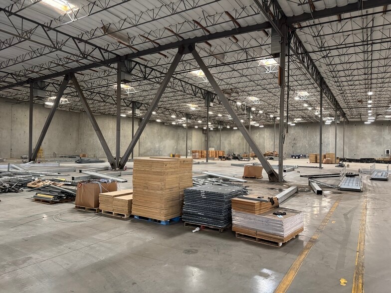 34928 Mcmurtrey Ave, Bakersfield, CA for lease - Interior Photo - Image 2 of 10