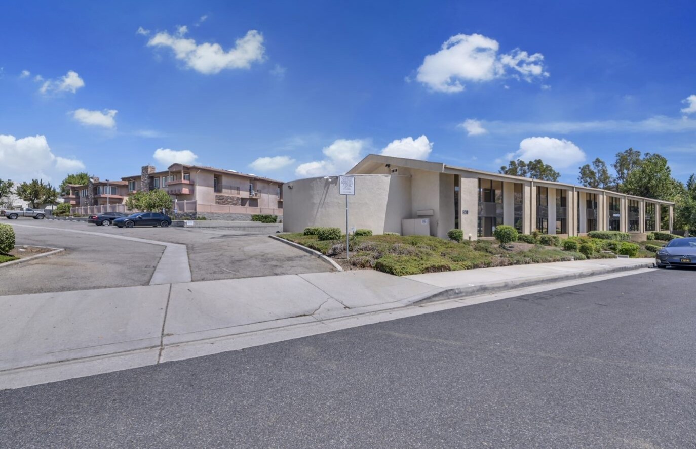 5210 Lewis Rd, Agoura Hills, CA à louer Photo du bâtiment- Image 1 de 19