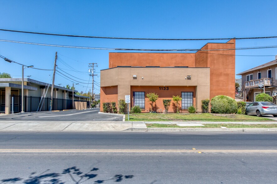 1133 E Olive Ave, Fresno, CA à louer - Photo du bâtiment - Image 3 de 11