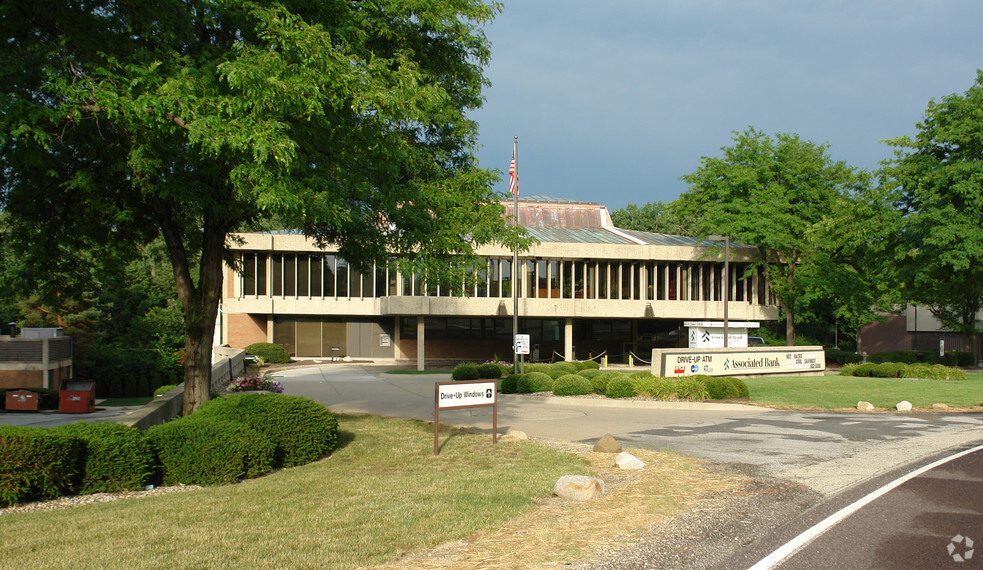 4600 N Brandywine Dr, Peoria, IL à louer - Photo du bâtiment - Image 2 de 9