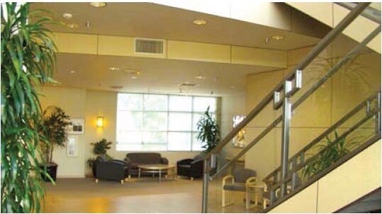 18323 Bothell Everett Hwy, Bothell, WA à louer - Hall d’entrée - Image 2 de 6