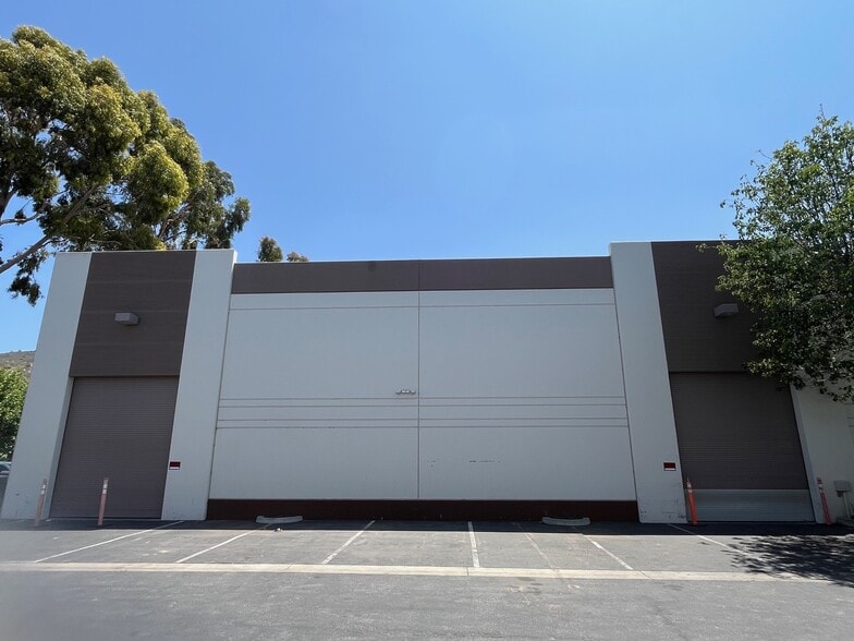 4525 Runway St, Simi Valley, CA for sale - Building Photo - Image 2 of 6