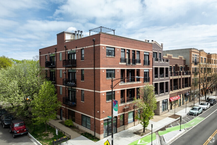 2058 W Belmont Ave, Chicago, IL for sale - Primary Photo - Image 1 of 10