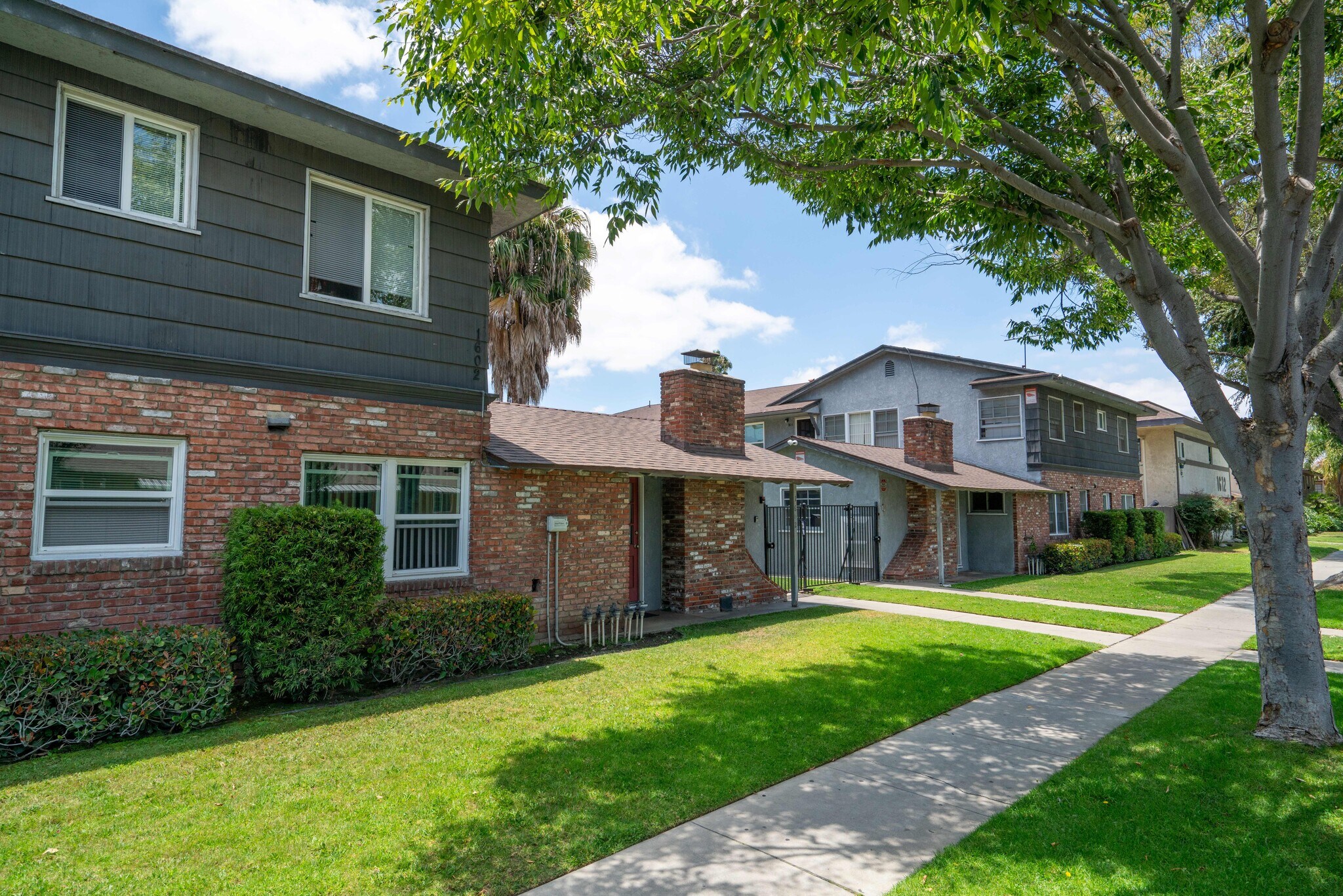 1602-1608 W Juno Ave, Anaheim, CA à vendre Photo du bâtiment- Image 1 de 14
