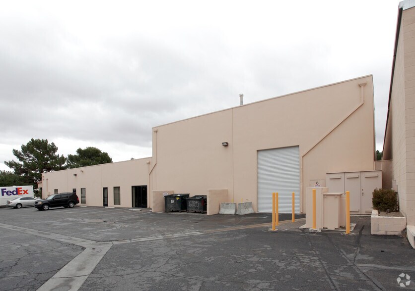 6325 Harrison Dr, Las Vegas, NV à louer - Photo du bâtiment - Image 2 de 4
