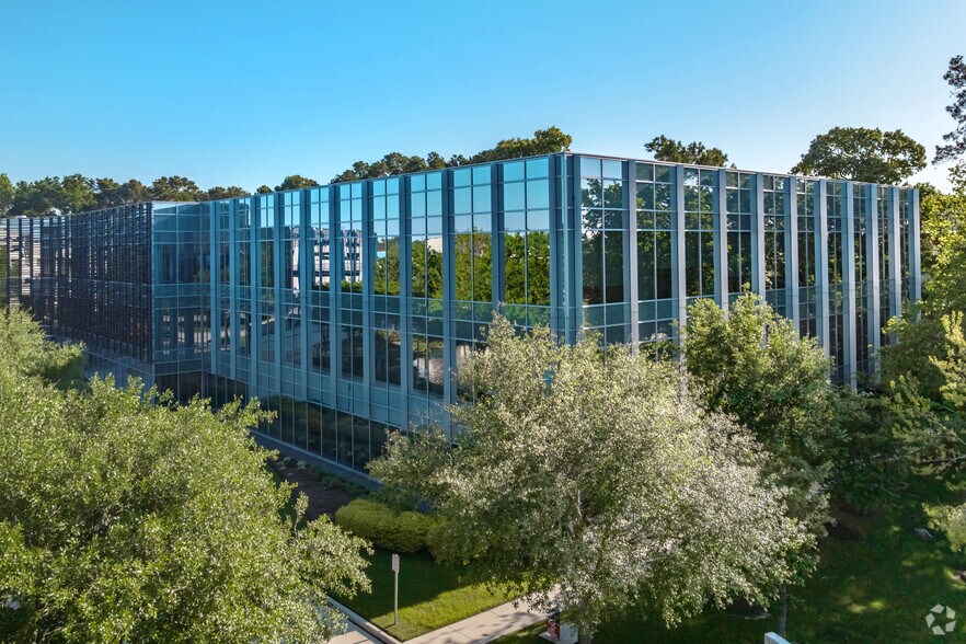 460 Wildwood Forest Dr, Spring, TX for lease - Building Photo - Image 1 of 4