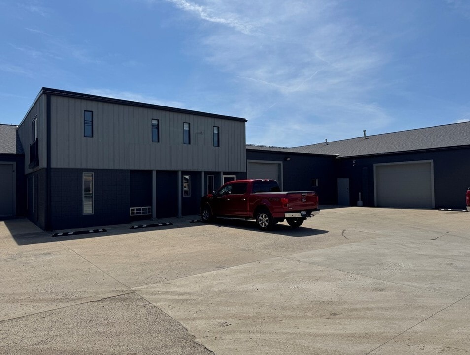805-809 E Perkins Rd, Urbana, IL for lease Primary Photo- Image 1 of 16