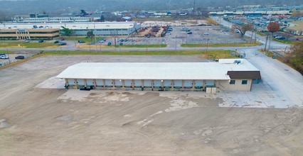 3750 Fairbanks Ave, Kansas City, KS for lease Building Photo- Image 2 of 2