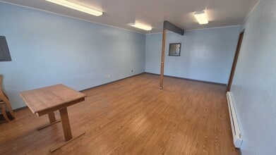 612 Dunlap St, La Conner, WA for lease Interior Photo- Image 2 of 7