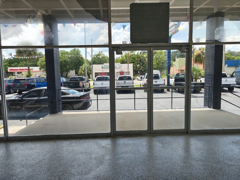 3333 N Main St, Jacksonville, FL à louer - Photo du bâtiment - Image 3 de 21