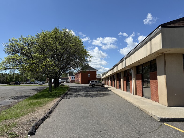 97-101 South St, West Hartford, CT for lease - Building Photo - Image 2 of 3