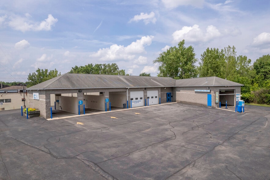 912 Old Liverpool Rd, Liverpool, NY for sale - Building Photo - Image 3 of 34