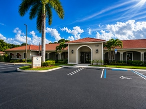 Lake Whitney Campus, Port Saint Lucie, FL à louer Photo intérieure- Image 1 de 6
