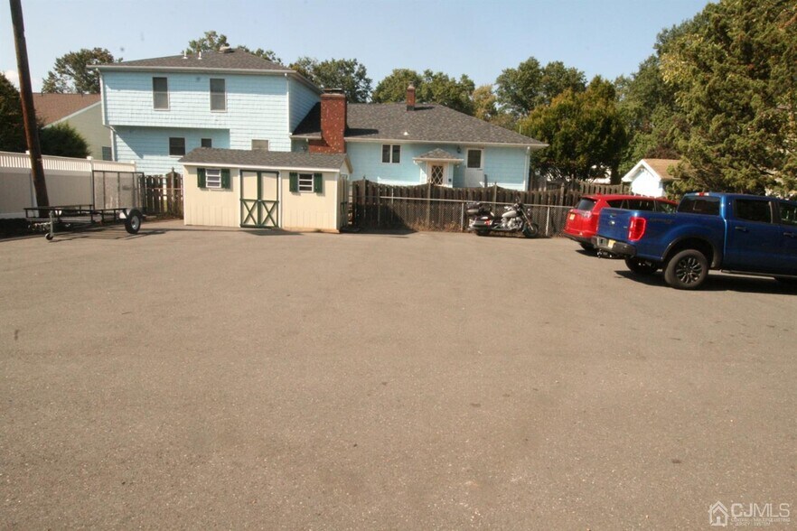 307 Oak Tree Ave, South Plainfield, NJ à louer - Photo principale - Image 1 de 54