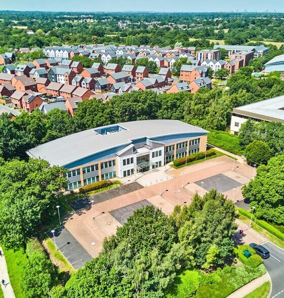 Central Blvd, Solihull à louer - Photo du bâtiment - Image 2 de 17