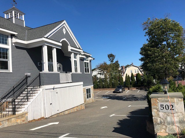 502 Granite Ave, Milton, MA à louer - Photo du bâtiment - Image 3 de 10