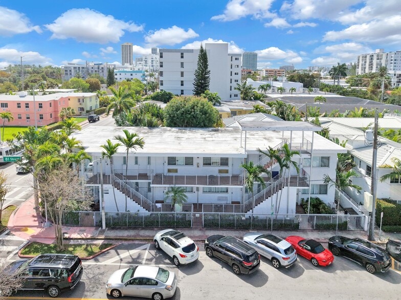 8040 Harding Ave, Miami Beach, FL à vendre - Photo du bâtiment - Image 2 de 11
