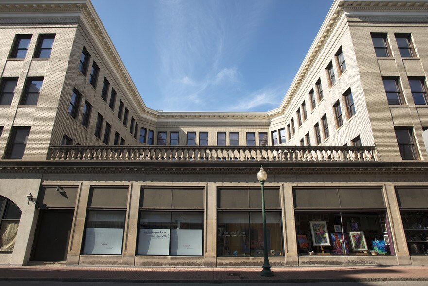 815 Quarrier St, Charleston, WV à vendre - Photo du bâtiment - Image 3 de 12