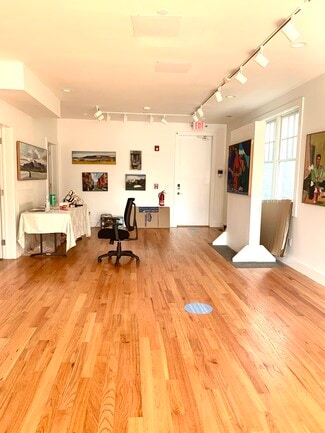 Plus de détails pour 87 S Euclid Ave, Montauk, NY - Commerce de détail à louer