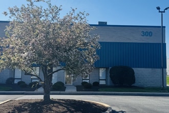 300 Ruthar Dr, Newark, DE à louer Photo du bâtiment- Image 2 de 3