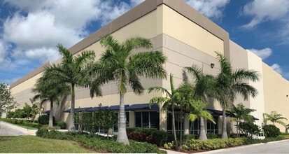 11200 NW 107th St, Miami, FL à louer Photo intérieure- Image 1 de 1