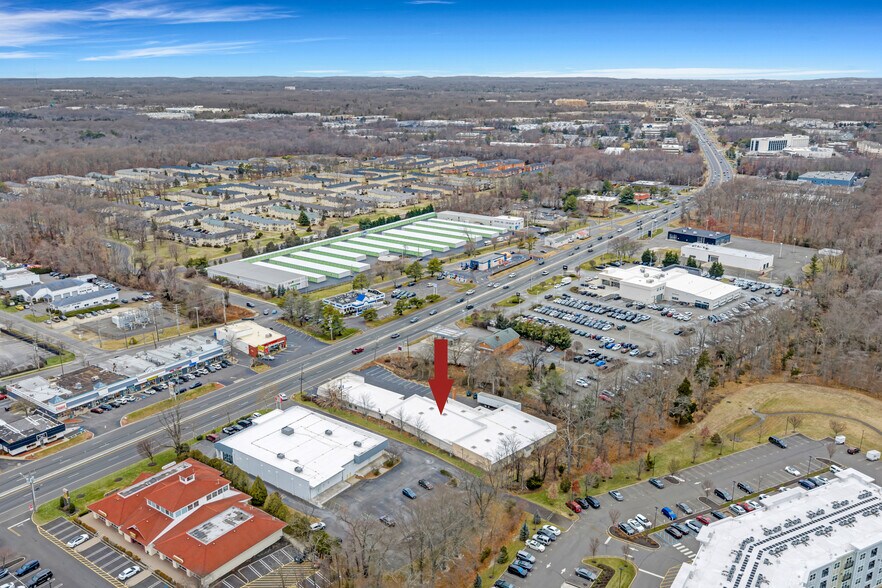 2113 Rt-35, Oakhurst, NJ à vendre - Photo du bâtiment - Image 3 de 20
