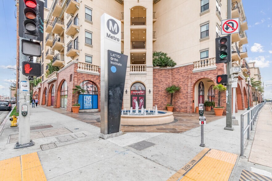 325 W Adams Blvd, Los Angeles, CA à louer - Photo du bâtiment - Image 1 de 3