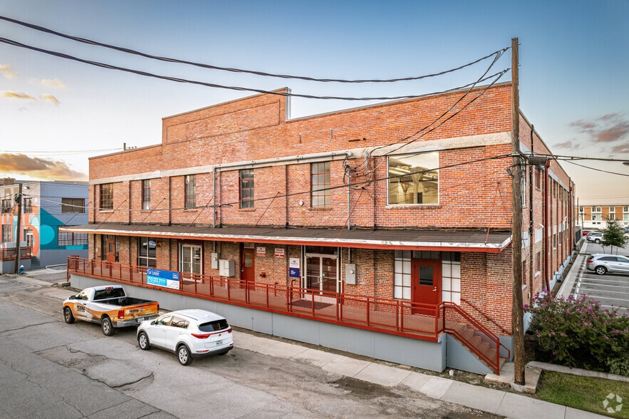 2315 Commerce St, Houston, TX à louer - Photo du bâtiment - Image 2 de 16