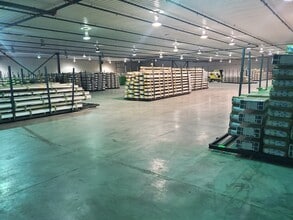 35 Rue Saint-Jean-Baptiste O, Rigaud, QC for lease Interior Photo- Image 2 of 3