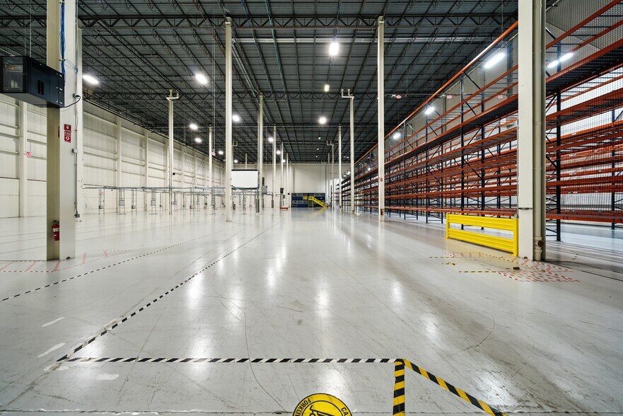 1920 Innovation Way, Libertyville, IL à louer - Photo du bâtiment - Image 3 de 21